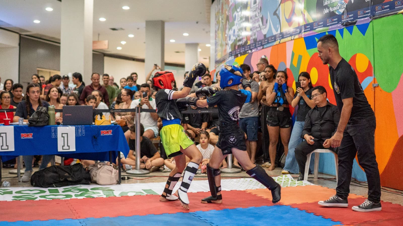 Lutas da categoria infantil no Gladiators Arena